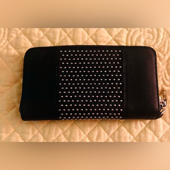 Michael Kors Wallet - Picture 3 of 5